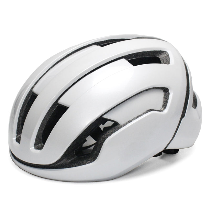 Air resistant bicycle helmet